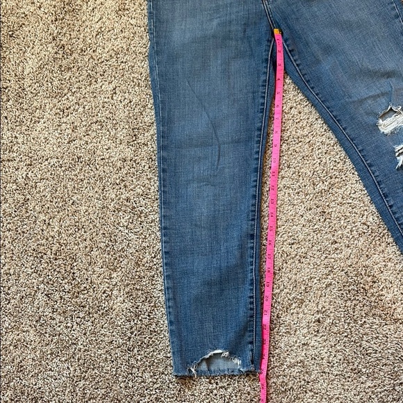 Levi’s | High Rise Straight Crop Denim - Picture 6 of 11